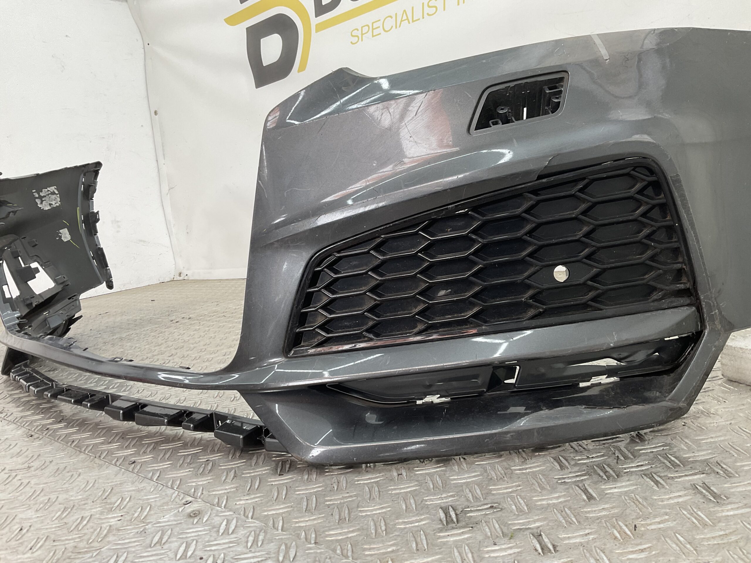 Bumper Audi Q3 8U Facelift S-Line SLine kls pdc 8U0807437-AS Voorbumper H10-20414