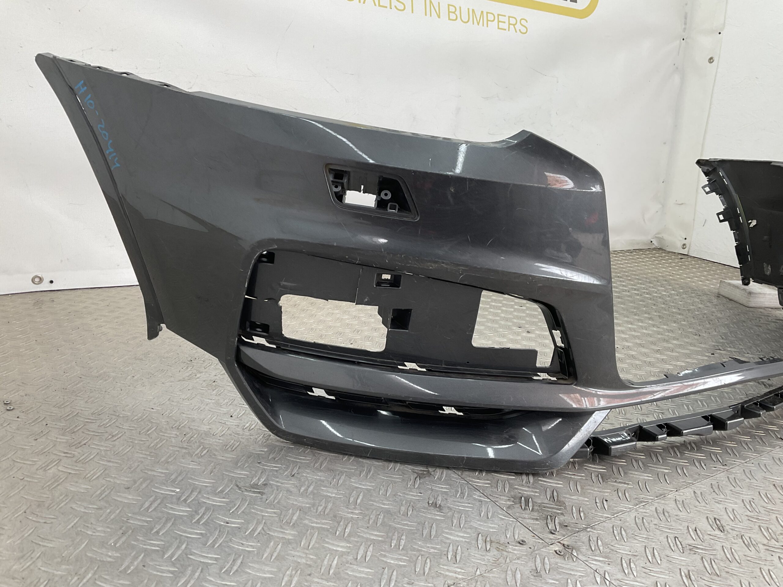 Bumper Audi Q3 8U Facelift S-Line SLine kls pdc 8U0807437-AS Voorbumper H10-20414