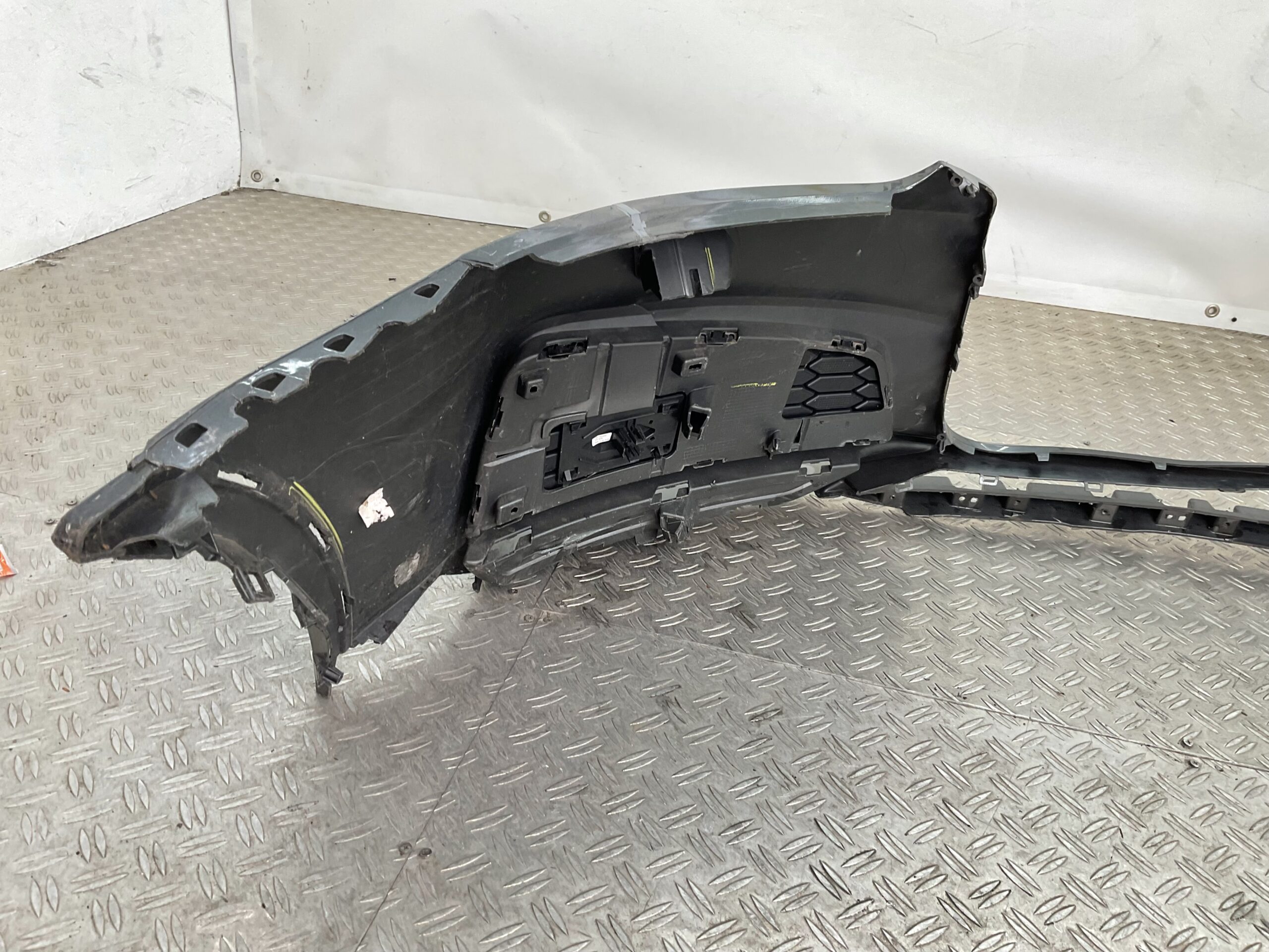 Bumper Audi Q3 8U Facelift S-Line SLine kls pdc 8U0807437-AS Voorbumper H10-20414