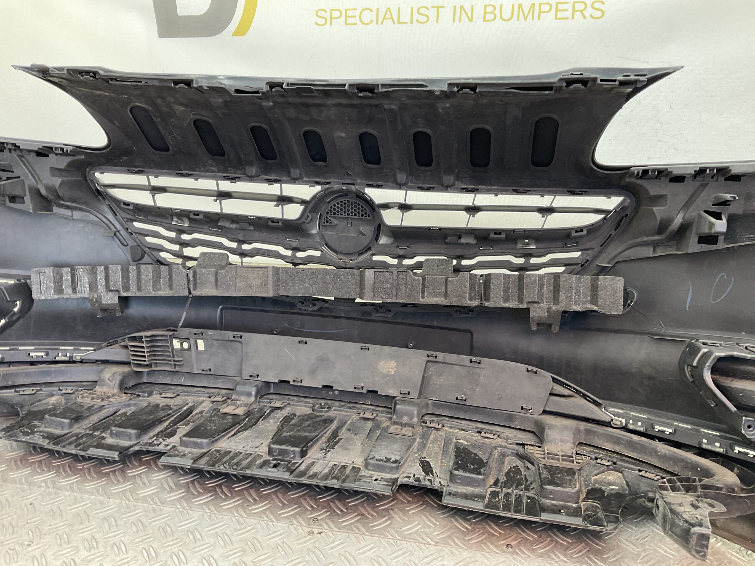 Bumper Opel Corsa E 14-19 pdc 39003567 Voorbumper i9-20552