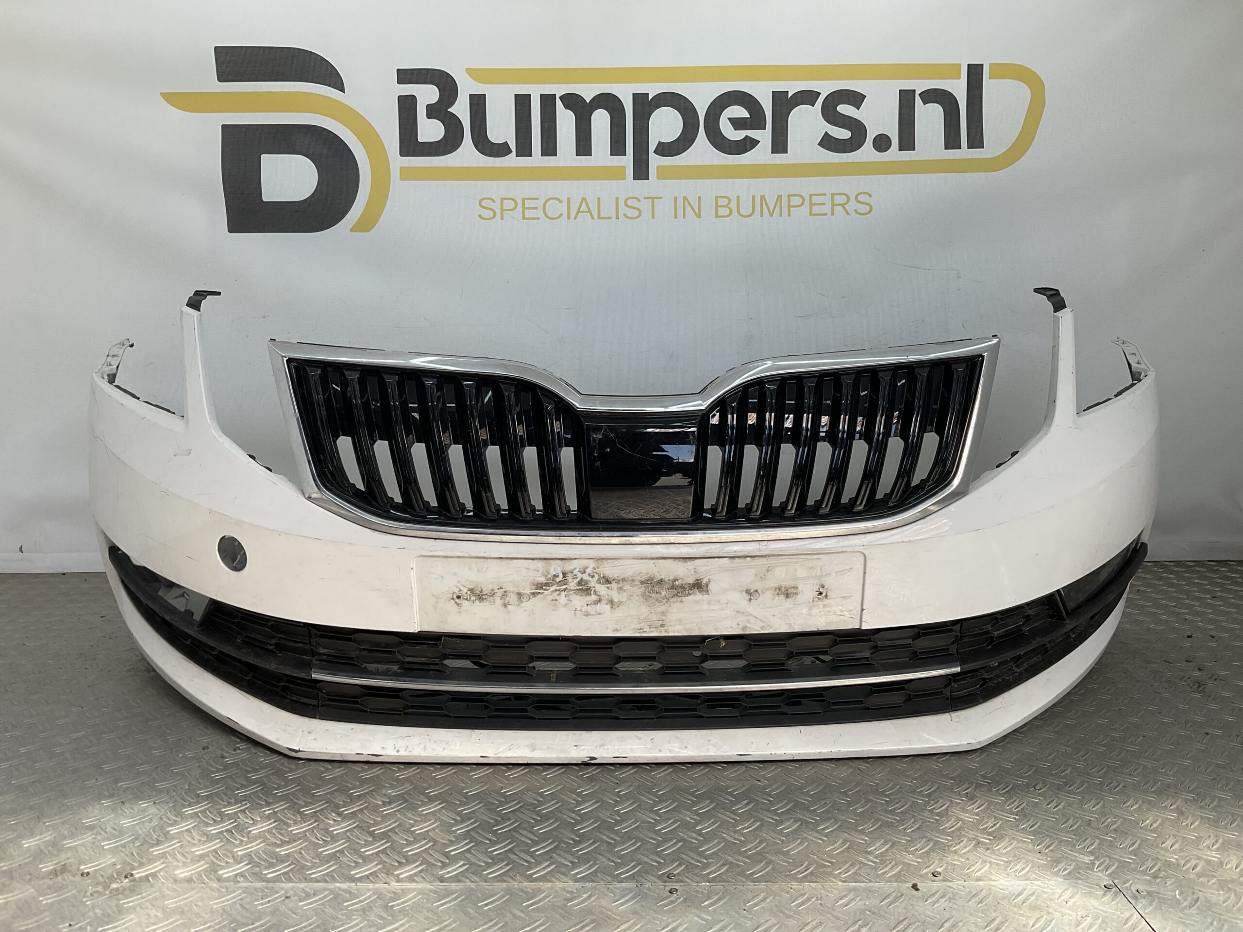Bumper Skoda Octavia 3 Facelift kls 16-20 5E0807221N Voorbumper H2-20564