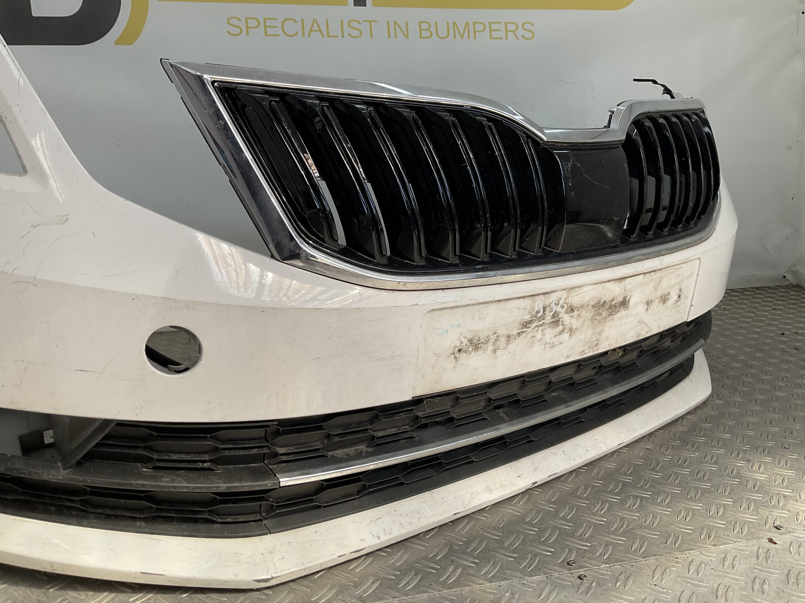 Bumper Skoda Octavia 3 Facelift kls 16-20 5E0807221N Voorbumper H2-20564