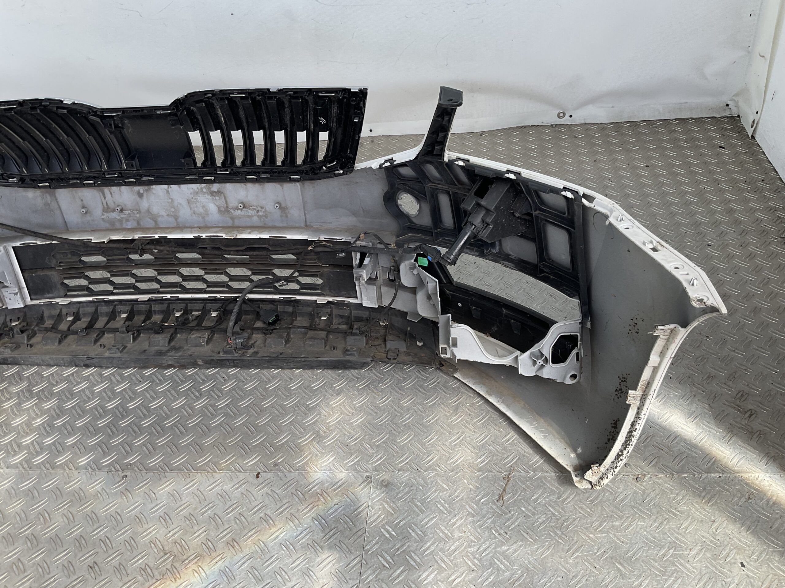 Bumper Skoda Octavia 3 Facelift kls 16-20 5E0807221N Voorbumper H2-20564