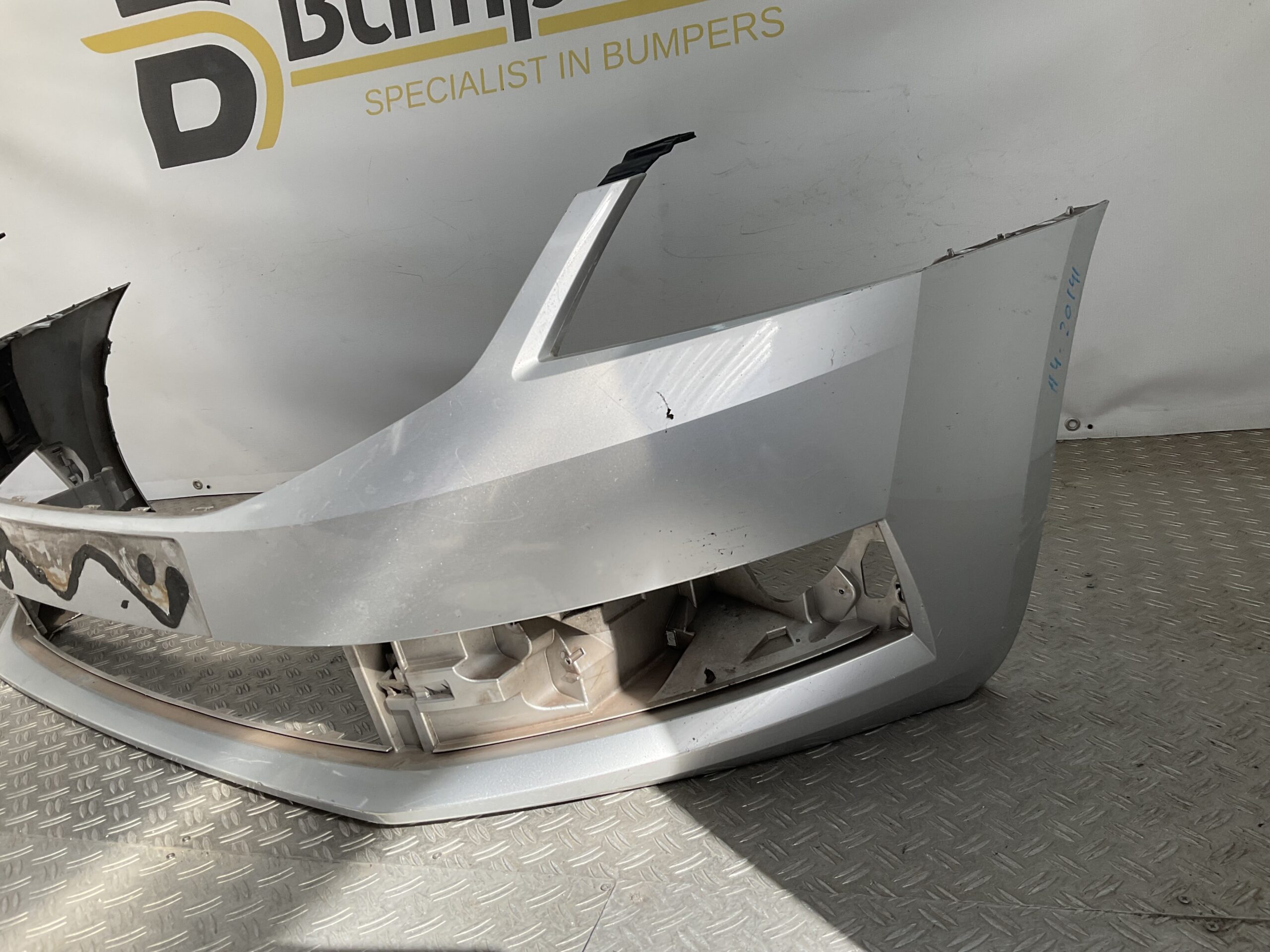 Bumper Skoda Octavia 4 4xpdc 5E0807221N 2017-2024 Voorbumper H4-20141