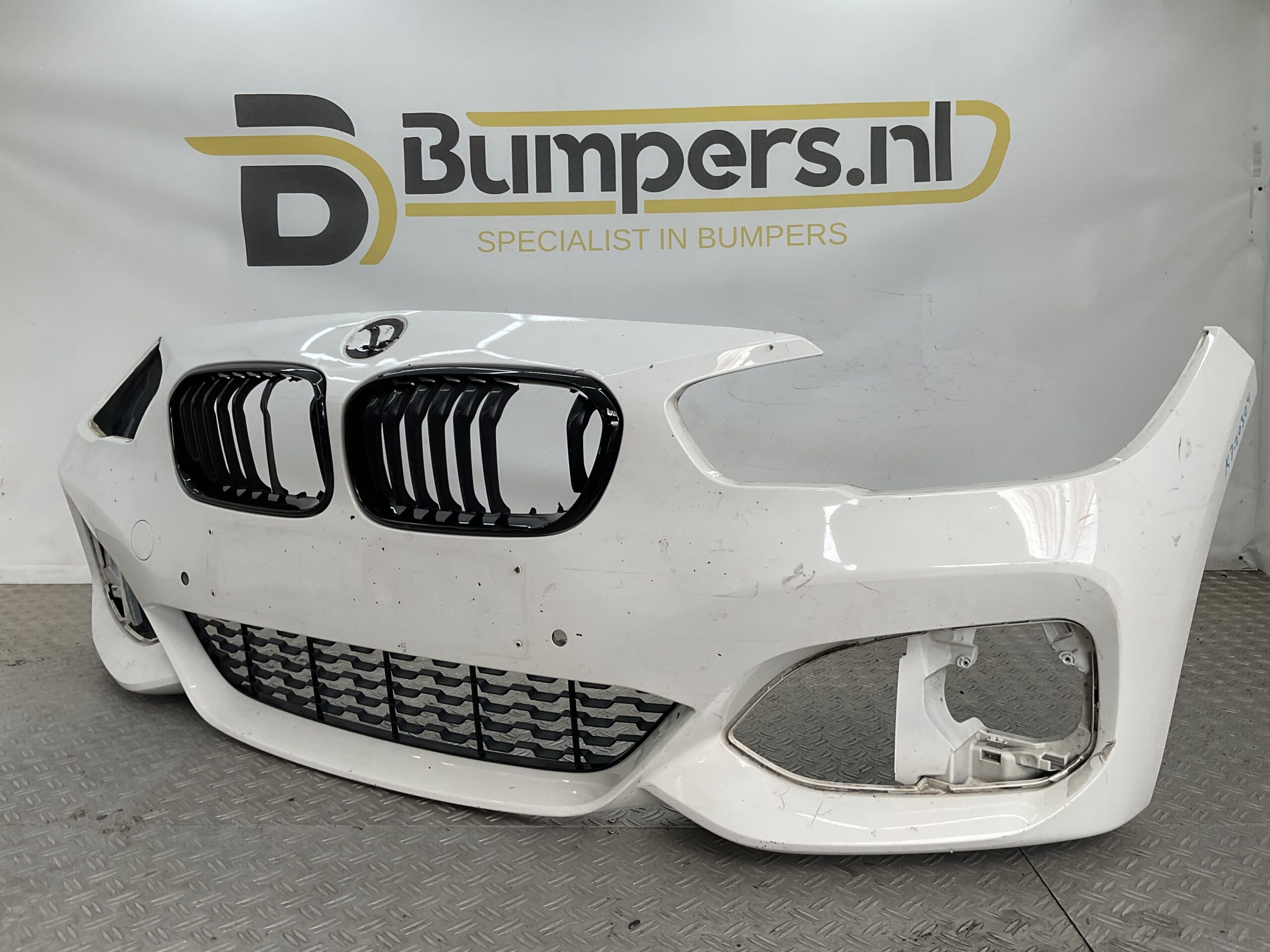Bumper BMW 1 Serie F20 F21 MPakket M-Pakket Facelift 15- 51118060283 Voorbumper K7-20304