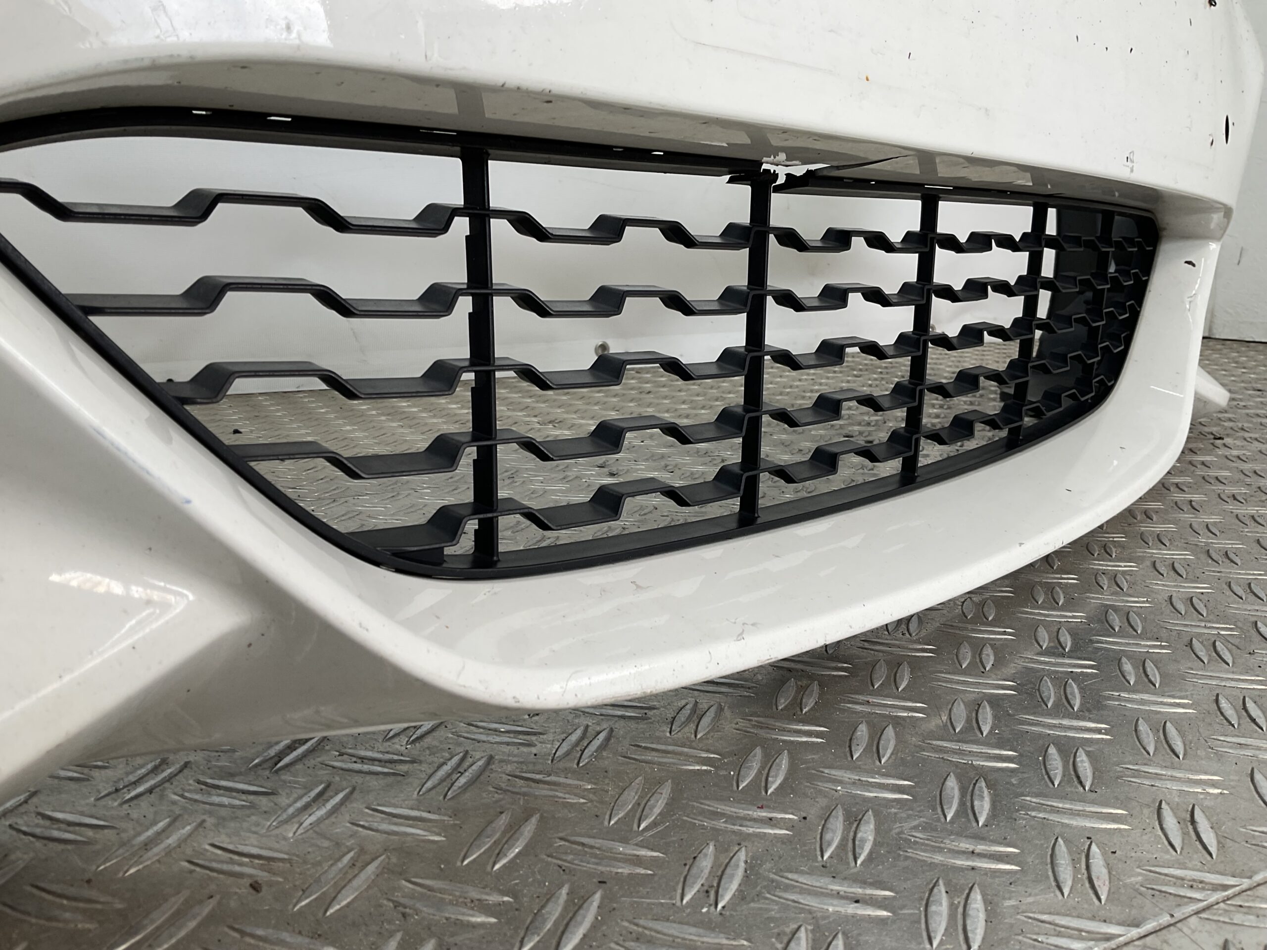 Bumper BMW 1 Serie F20 F21 MPakket M-Pakket Facelift 15- 51118060283 Voorbumper K7-20304