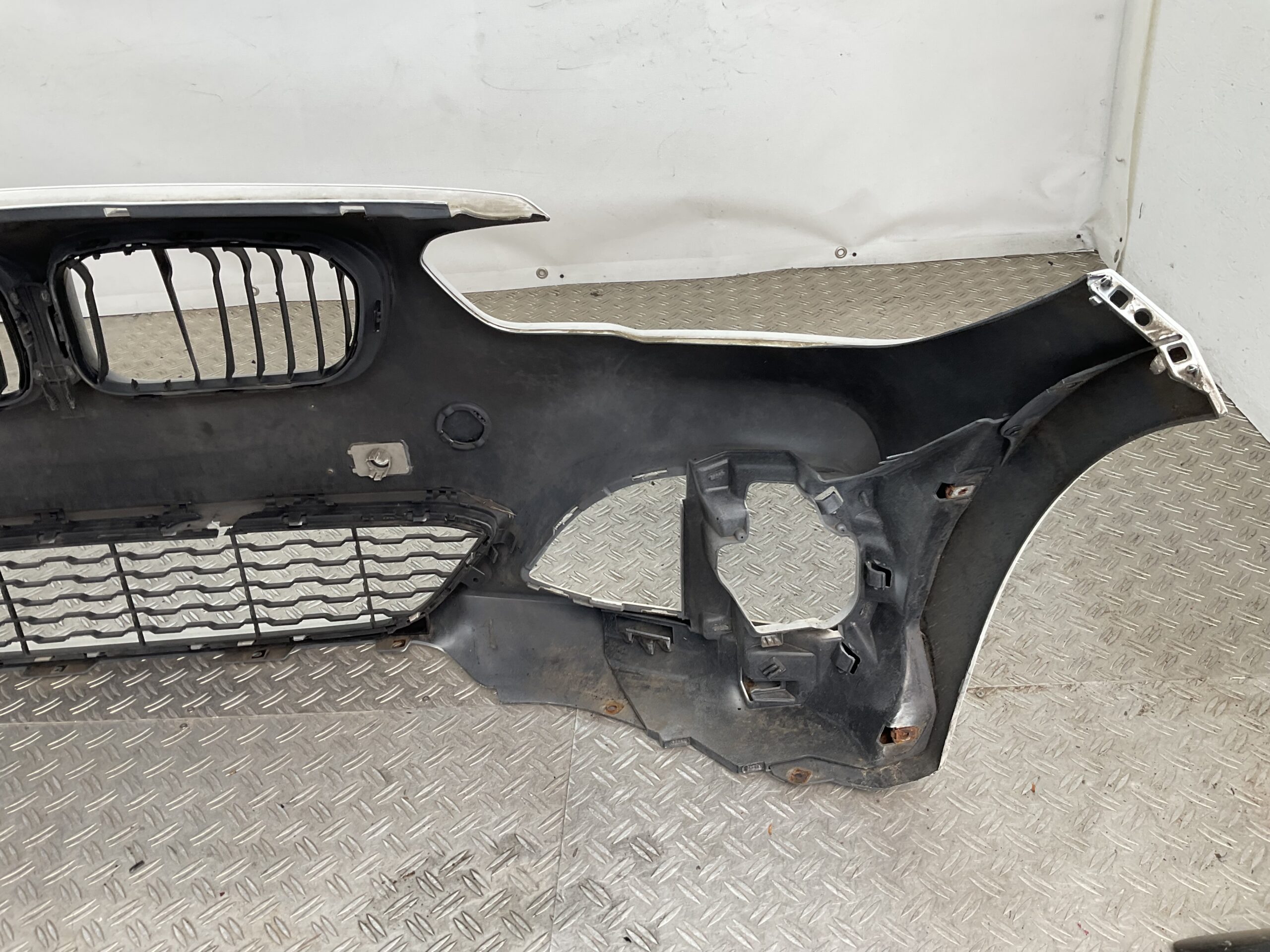 Bumper BMW 1 Serie F20 F21 MPakket M-Pakket Facelift 15- 51118060283 Voorbumper K7-20304