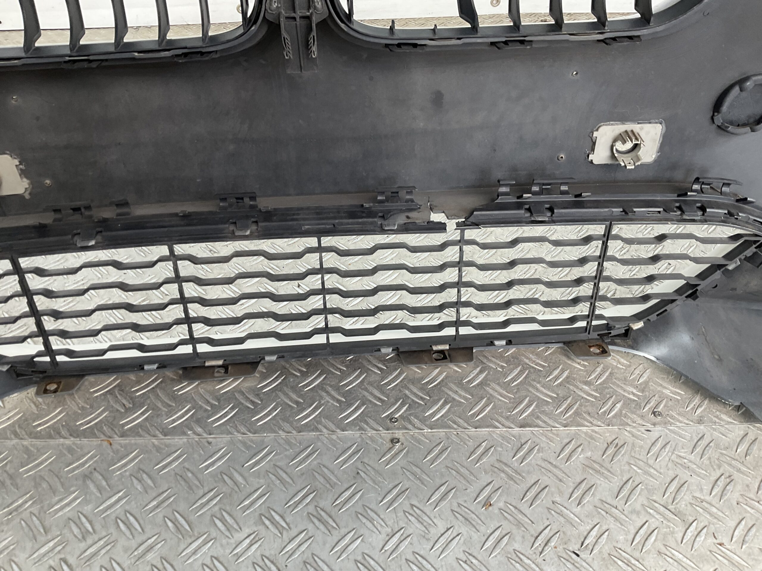 Bumper BMW 1 Serie F20 F21 MPakket M-Pakket Facelift 15- 51118060283 Voorbumper K7-20304