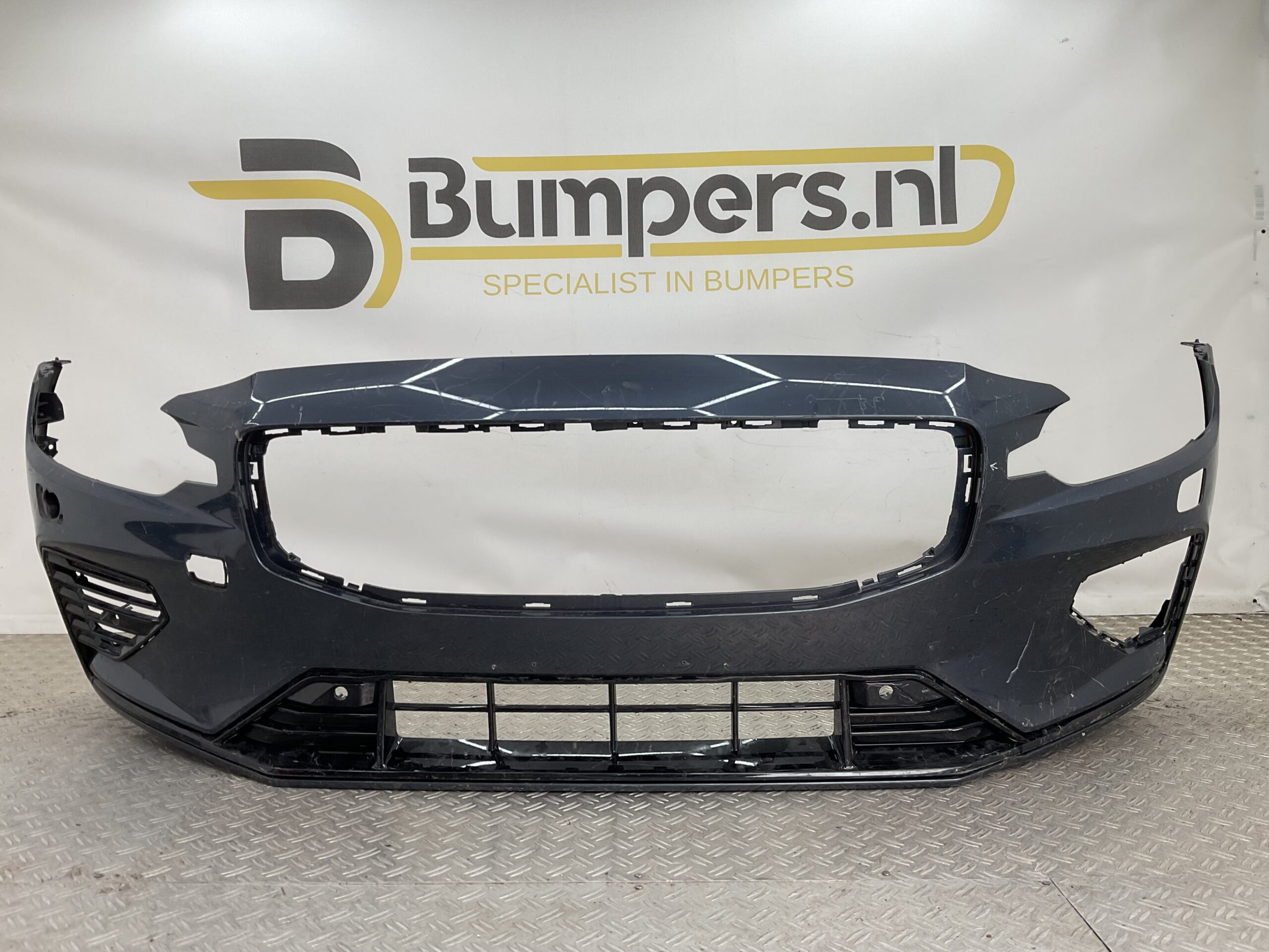Bumper Volvo V60 S60 Rdesign R-Design 18- 31690530 Voorbumper E5-20322
