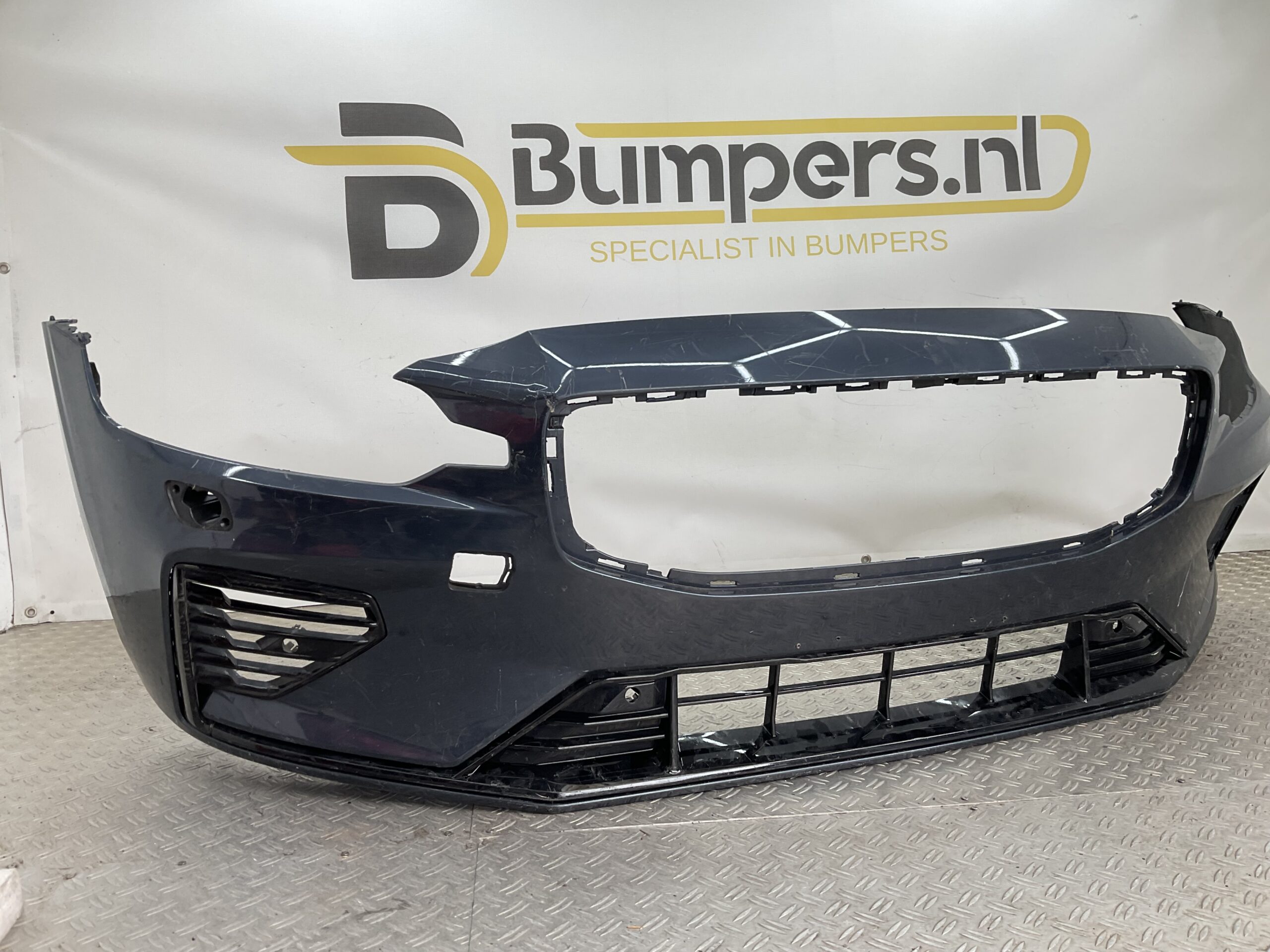 Bumper Volvo V60 S60 Rdesign R-Design 18- 31690530 Voorbumper E5-20322