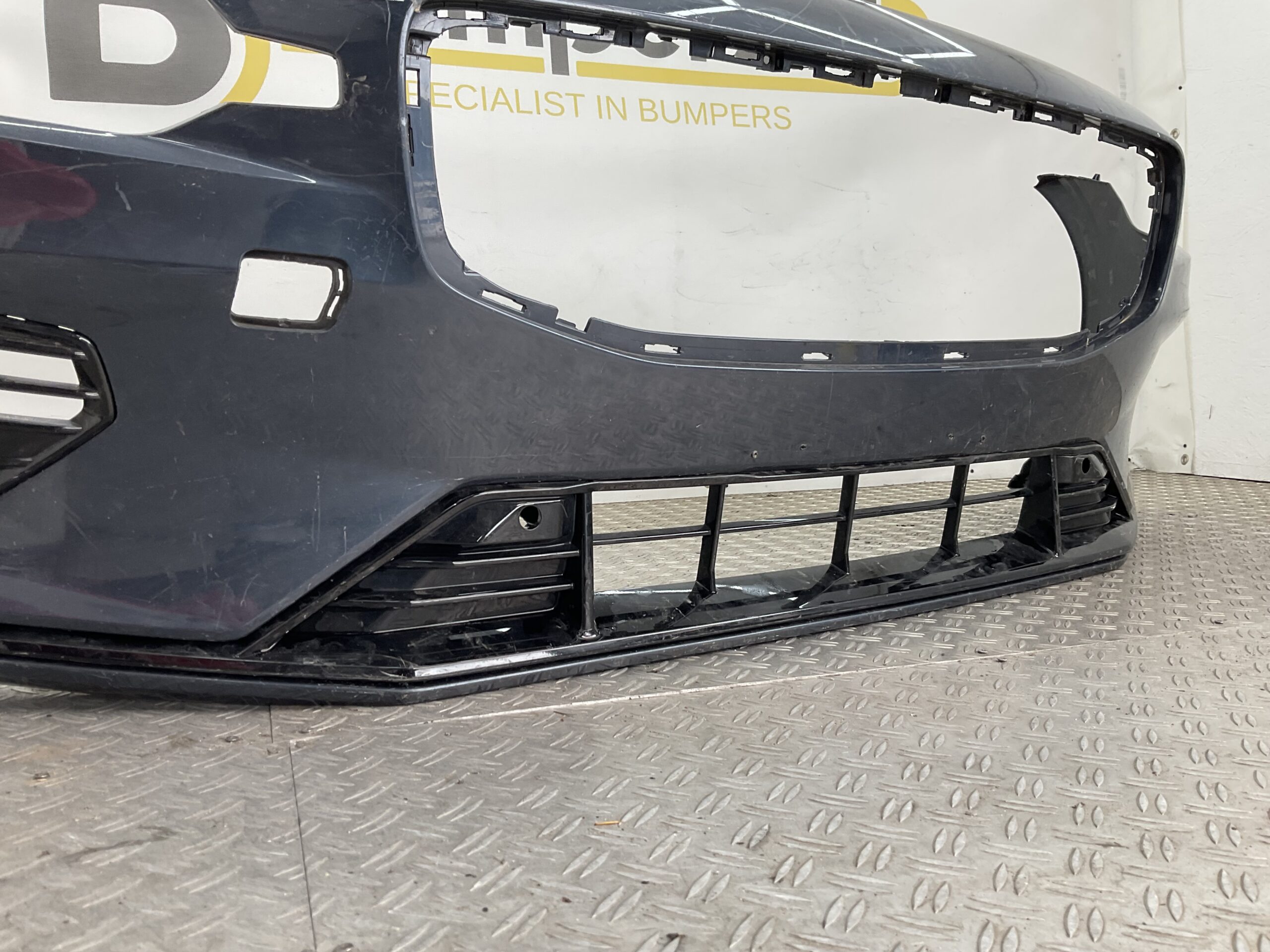 Bumper Volvo V60 S60 Rdesign R-Design 18- 31690530 Voorbumper E5-20322