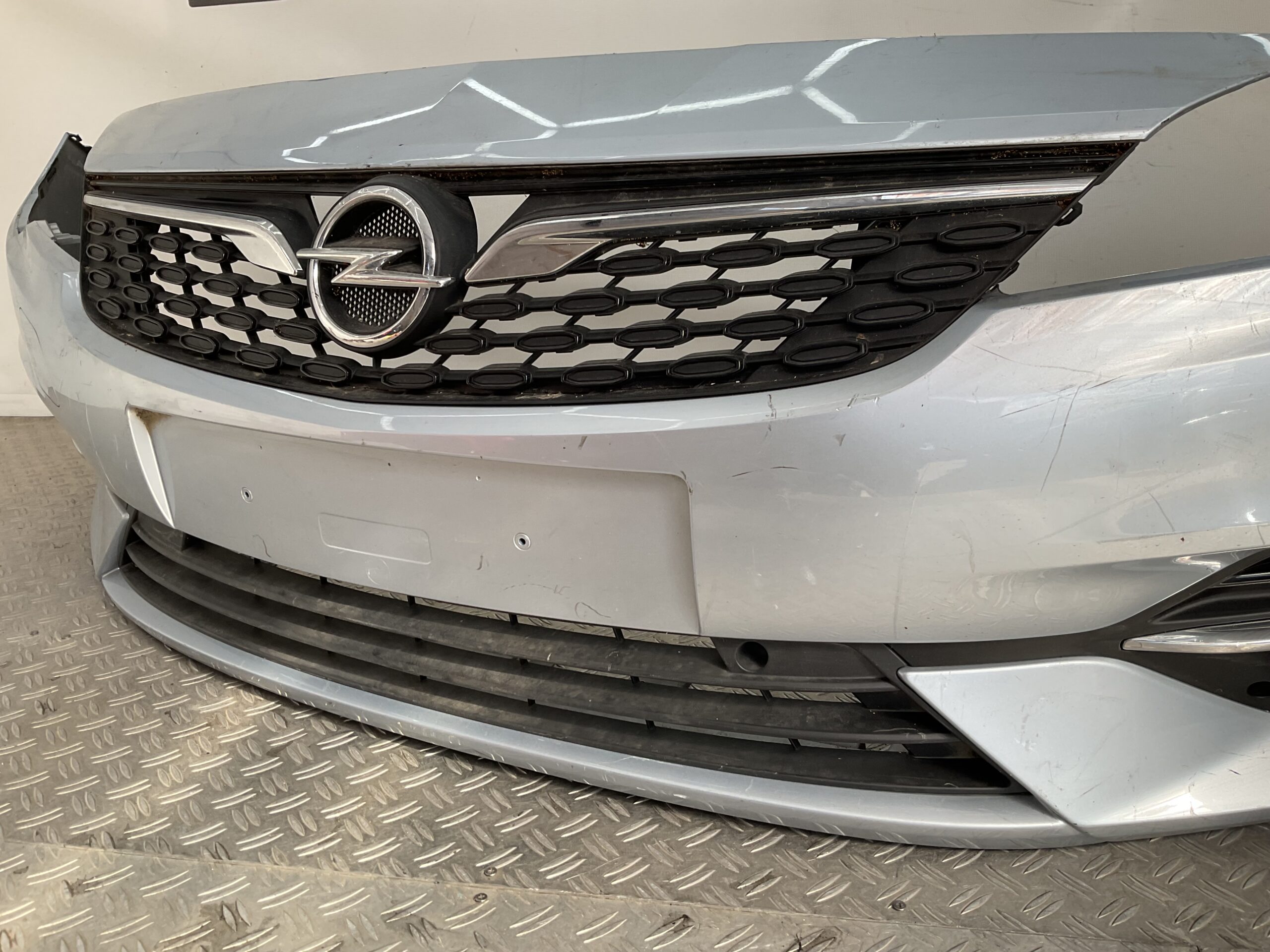 Bumper Opel Astra K 6xpdc Facelift 18-21 39130492 Voorbumper i9-20364