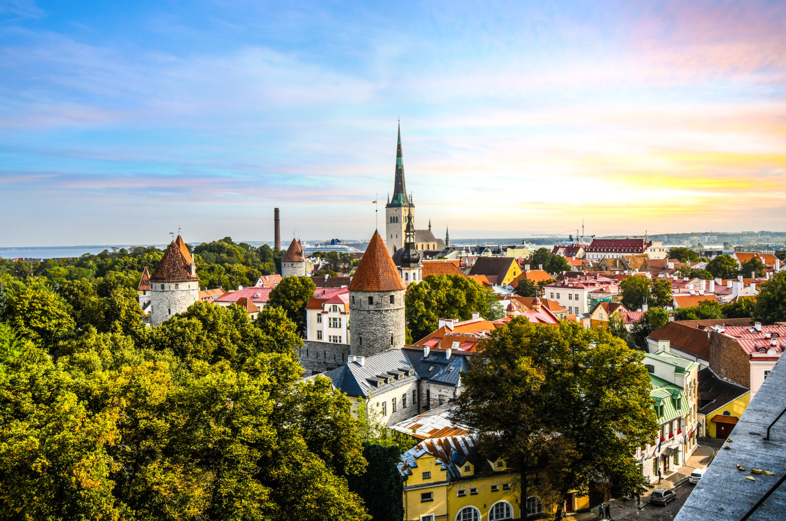 Late,Afternoon,Sunset,View,Overlooking,The,Medieval,Walled,City,Of