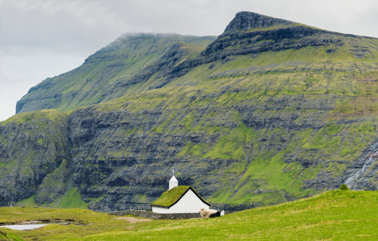 Faeröer - Saksun - kerk - reizen - Christoffel Travel